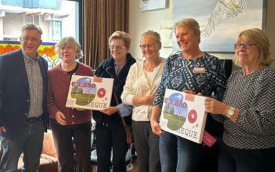 Golfclub Veldzijde schenkt € 3.260,– aan regionale inloophuizen